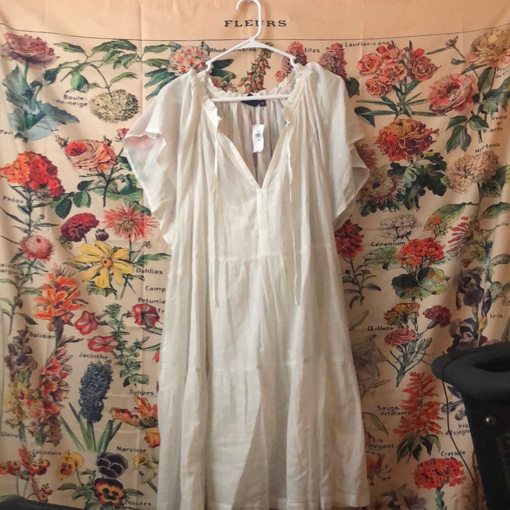 White, flowy mini dress from Gap, never worn - tags still on, size XXL